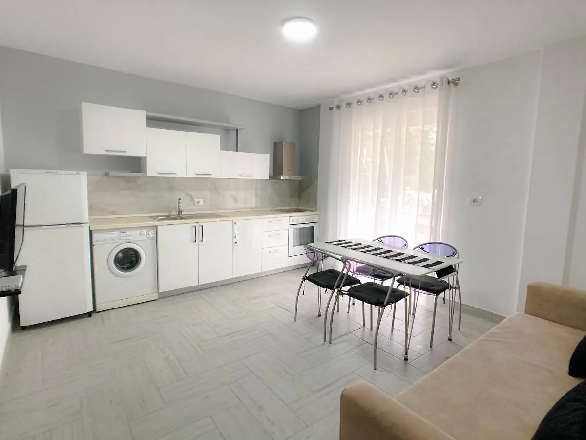 Promo Price September - Home By The Sea 1 Min From The Beach Golem  Apartament Golem (Tirana)